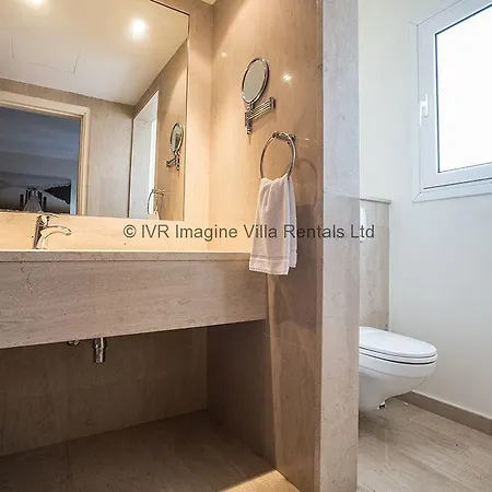Luxury Bay View 20 Right On τhe Ferienhaus Protaras