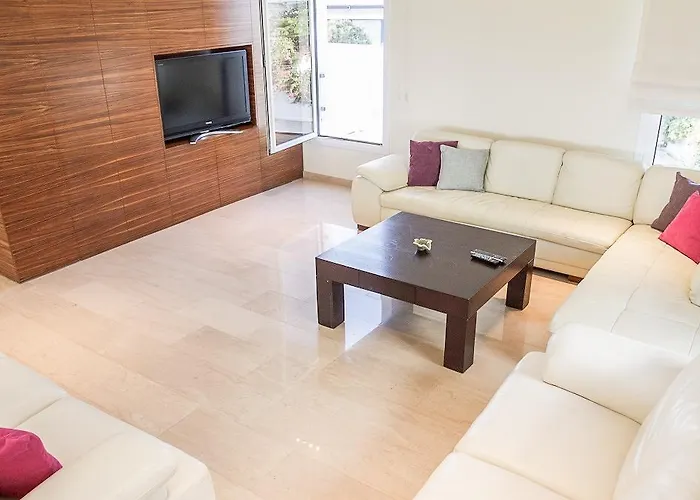 Luxury Bay View 20 Right On τhe 펜션